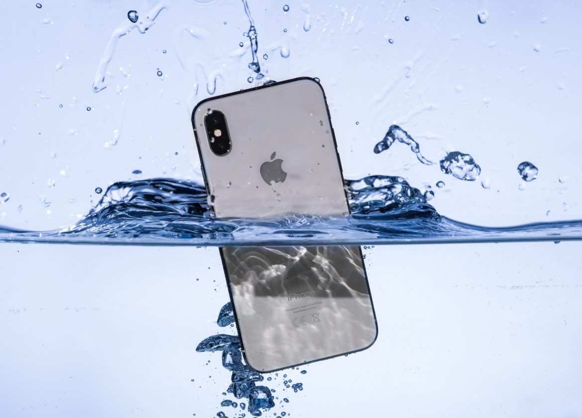 What to Do If You Drop Your Phone in Water?